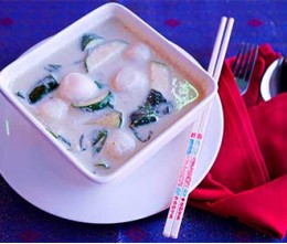 540.  Sweetened Green Curry with Fish Balls - แกงเขียวหวาน