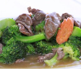 585 Chinese Broccoli & Certified Angus Beef in Oyster Sauce